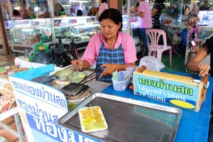 Thai sweet "crepes."