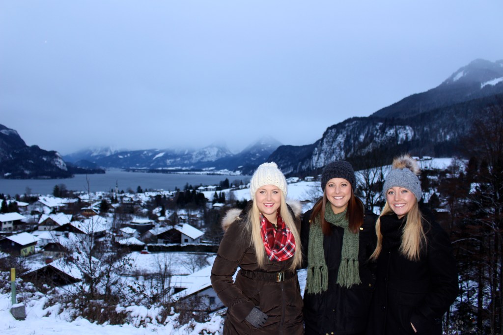Blue Skies and Snow, Sisters on&nbsp;Holiday